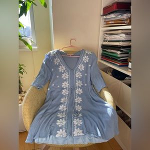 Baby Blue Half-Sleeve Dress w/ White Floral Design x Gibson Latimer, Size M 💙